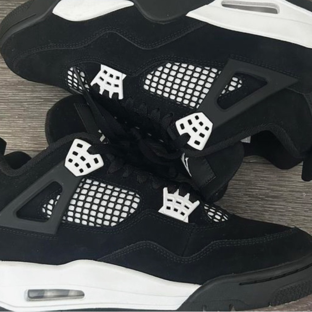 Black and White Jordan 4S